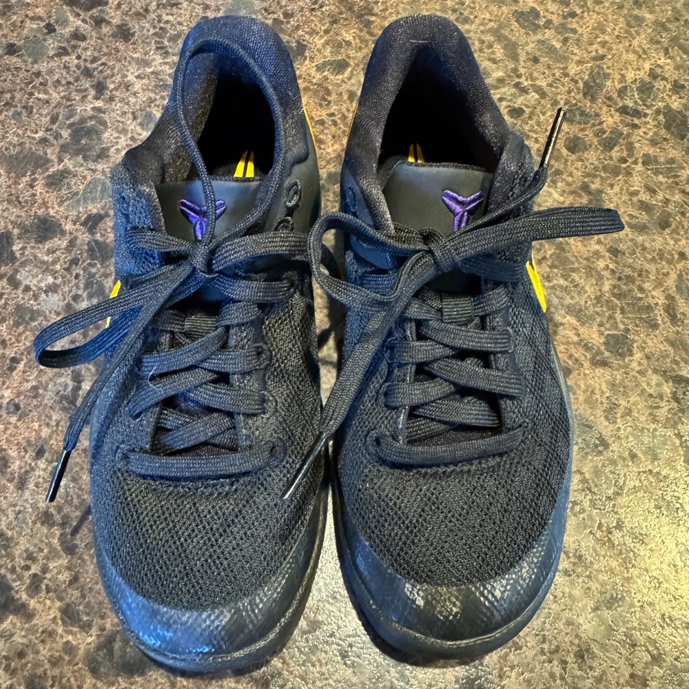SOLD: Kids Kobe VIII